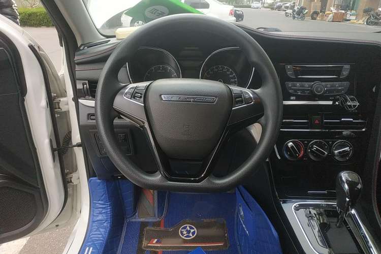Used Venucia T70 2020 2.0L CVT Luxury Edition China VI Standard Steering Wheel