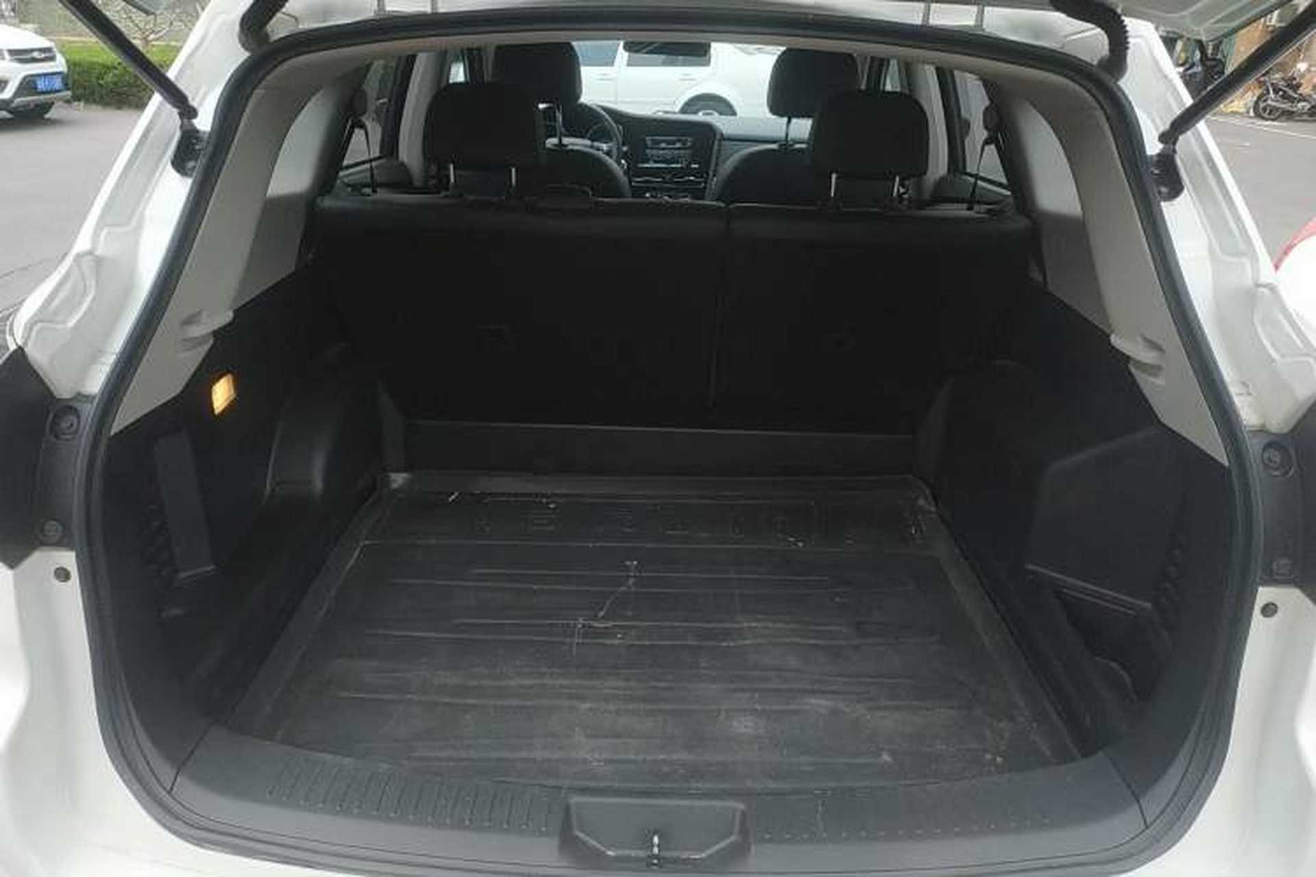 Used Venucia T70 2020 2.0L CVT Luxury Edition China VI Standard Trunk