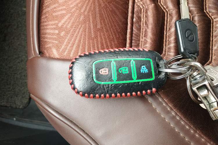 Used Venucia T70 2020 2.0L CVT Luxury Edition China VI Standard Vehicle Key