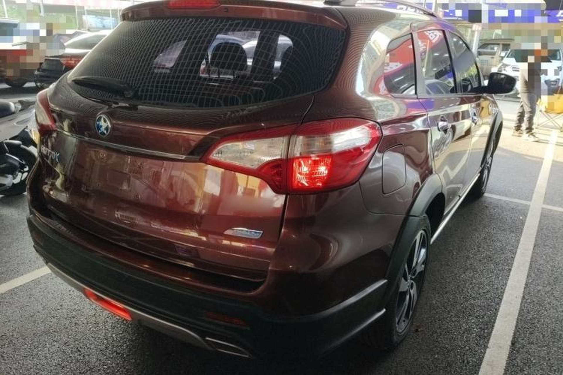 Used Venucia T70X 2015 2.0L CVT SmartFun Sport Edition Rear Right 45 Deg