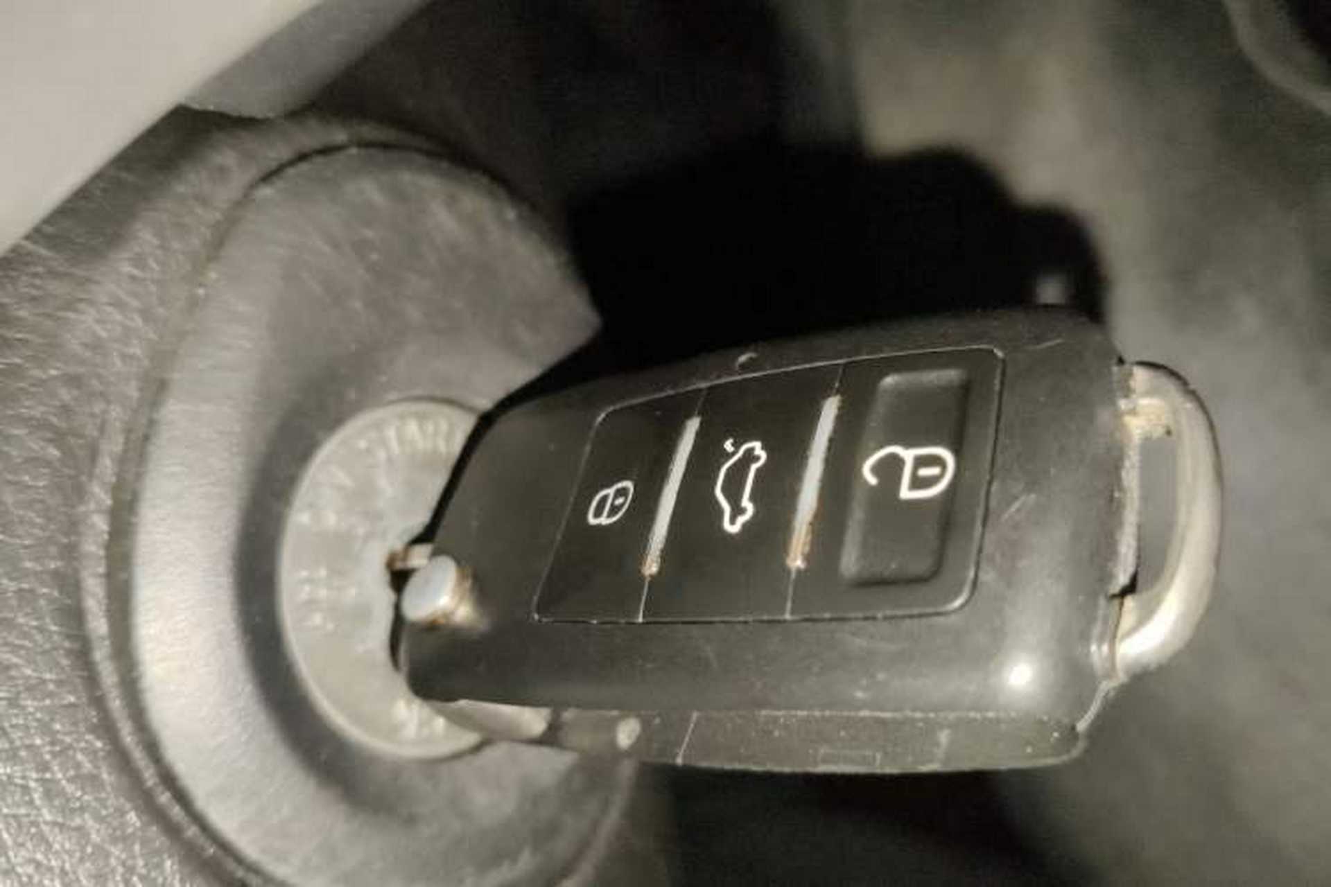 Used Venucia T70X 2015 2.0L CVT SmartFun Sport Edition Vehicle Key