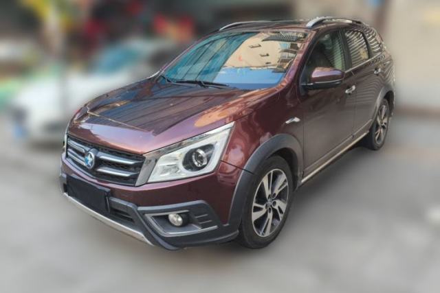 Venucia T70X 2015 2.0L CVT SmartFun Sport Edition مستعملة