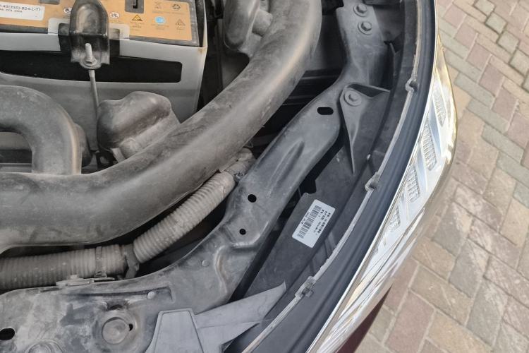 Used Venucia T70X 2015 2.0L CVT SmartFun Sport Edition Engine Bay Left