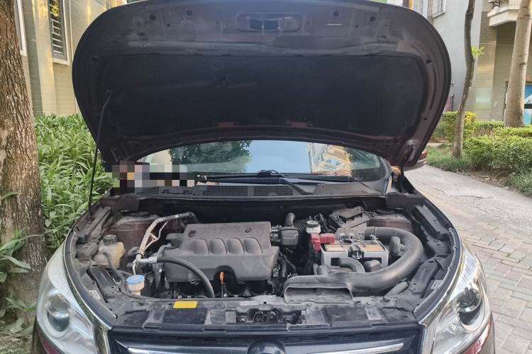 Used Venucia T70X 2015 2.0L CVT SmartFun Sport Edition Engine Bay