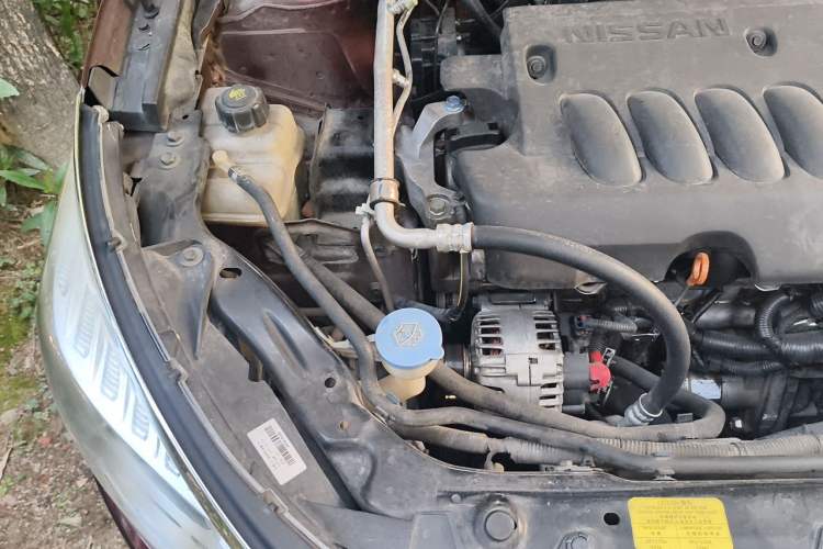 Used Venucia T70X 2015 2.0L CVT SmartFun Sport Edition Engine Bay Right
