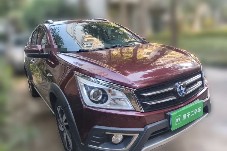 Used Venucia T70X 2015 2.0L CVT SmartFun Sport Edition Exterior 2