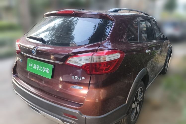 Used Venucia T70X 2015 2.0L CVT SmartFun Sport Edition Exterior 5