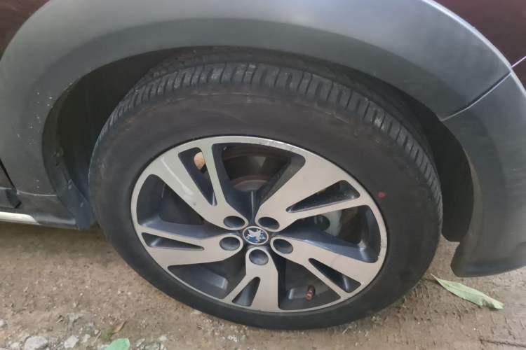 Used Venucia T70X 2015 2.0L CVT SmartFun Sport Edition Exterior 7