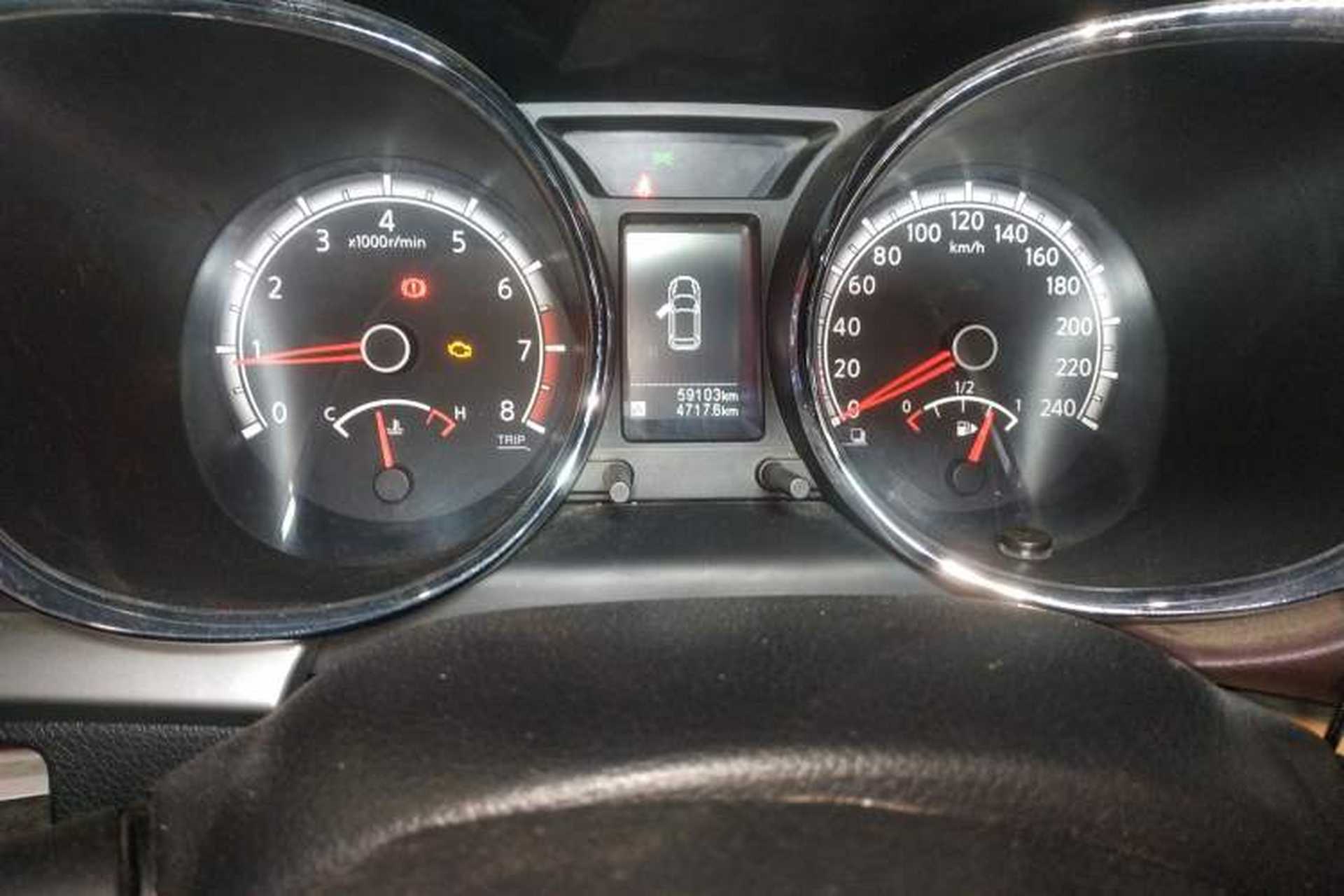 Used Venucia T70X 2015 2.0L Manual RuiXiang Sport Edition Odometer Close Up