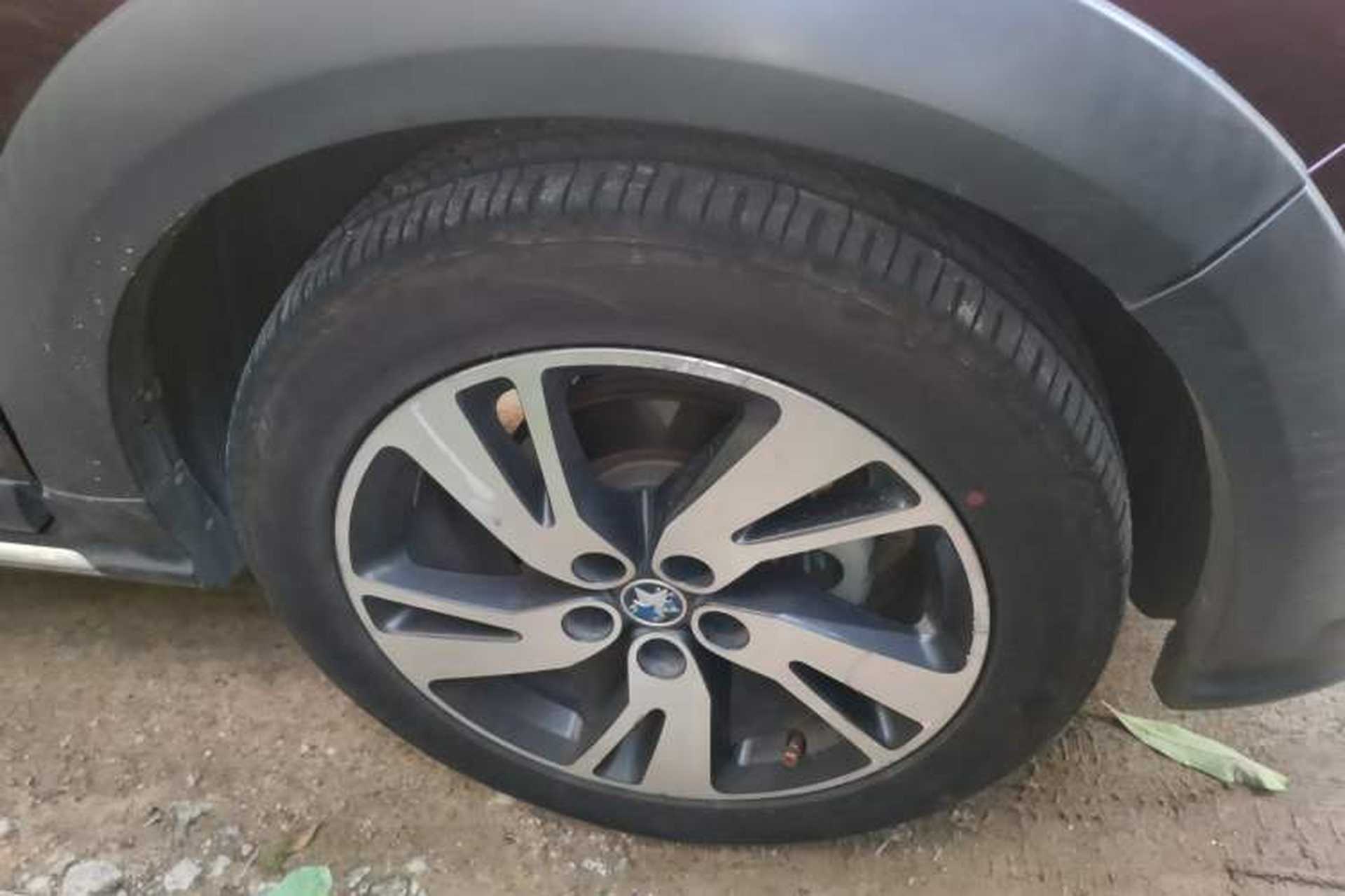 Used Venucia T70X 2015 2.0L CVT SmartFun Sport Edition Right Front Wheel Hub
