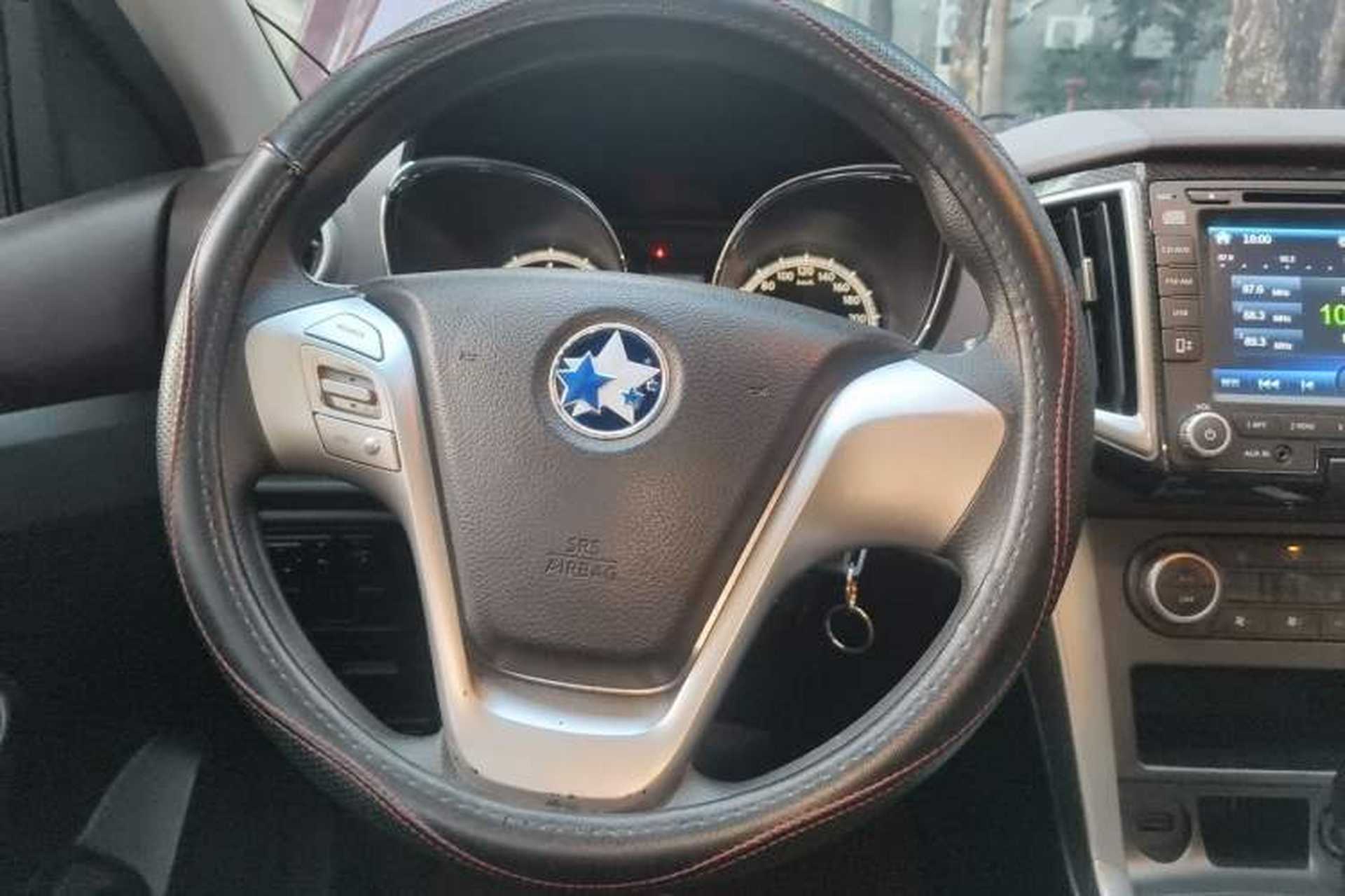 Used Venucia T70X 2015 2.0L CVT SmartFun Sport Edition Steering Wheel