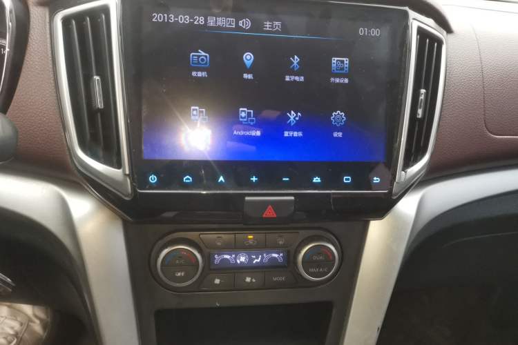 Used Venucia T70X 2015 2.0L CVT Smart Enjoyment Sport Edition Audio And AC Panel