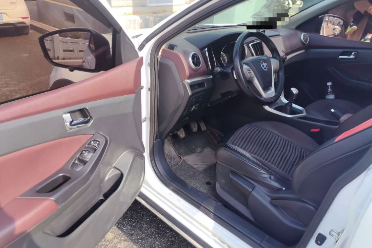 Used Venucia T70X 2015 2.0L Manual RuiXiang Sport Edition Driver Seat