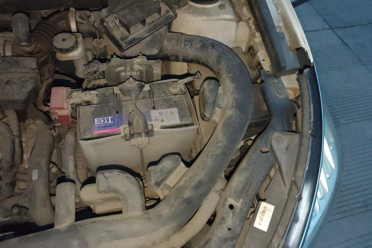 Used Venucia T70X 2015 2.0L CVT SmartFun Sport Edition Engine Bay Left