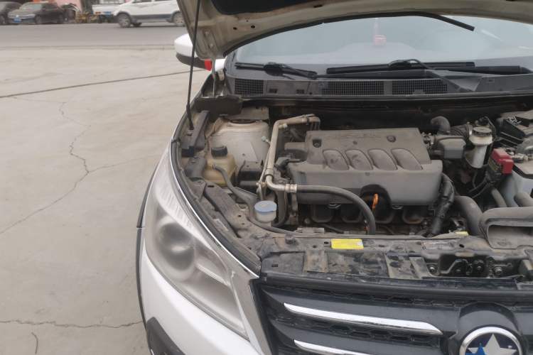 Used Venucia T70X 2015 2.0L CVT Smart Enjoyment Sport Edition Engine Bay Right