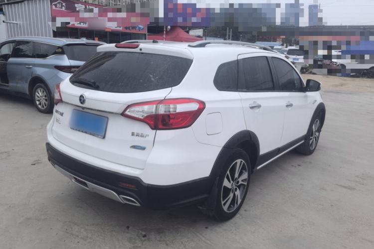 Used Venucia T70X 2015 2.0L CVT SmartFun Sport Edition Exterior 4