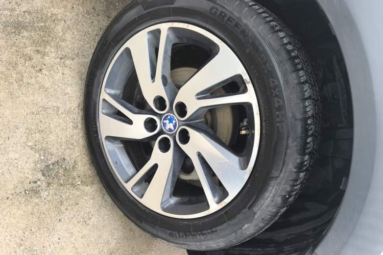 Used Venucia T70X 2015 2.0L CVT SmartFun Sport Edition Exterior 4