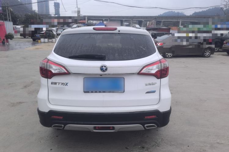 Used Venucia T70X 2015 2.0L CVT SmartFun Sport Edition Exterior 5