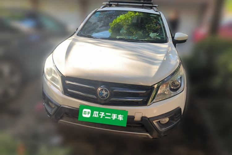 Used Venucia T70X 2015 2.0L CVT SmartFun Sport Edition Front