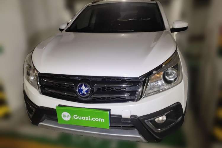 Used Venucia T70X 2015 2.0L CVT SmartFun Sport Edition Front