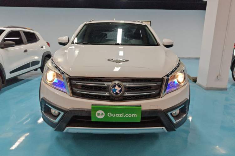 Used Venucia T70X 2015 2.0L CVT SmartFun Sport Edition Front