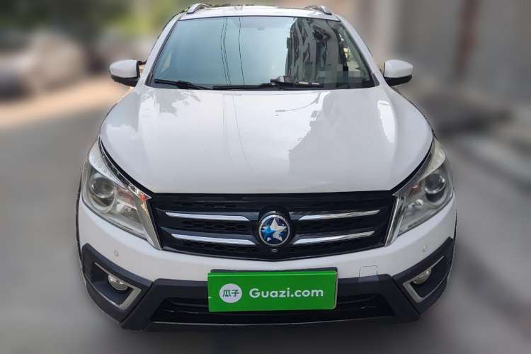Used Venucia T70X 2015 2.0L CVT Smart Enjoyment Sport Edition Front