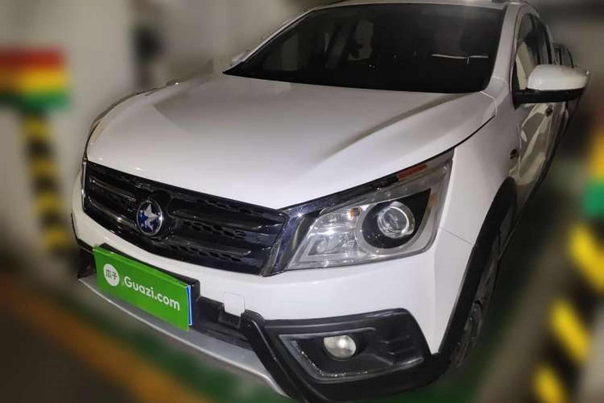 Used Venucia T70X 2015 2.0L CVT SmartFun Sport Edition Front Left 45 Deg