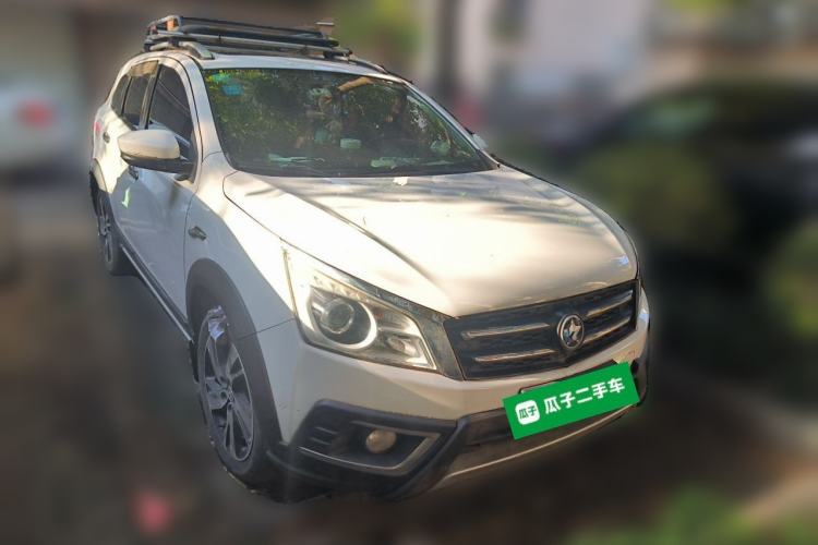 Used Venucia T70X 2015 2.0L CVT SmartFun Sport Edition Front Right 45 Deg
