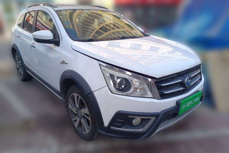 Used Venucia T70X 2015 2.0L CVT SmartFun Sport Edition Front Right 45 Deg