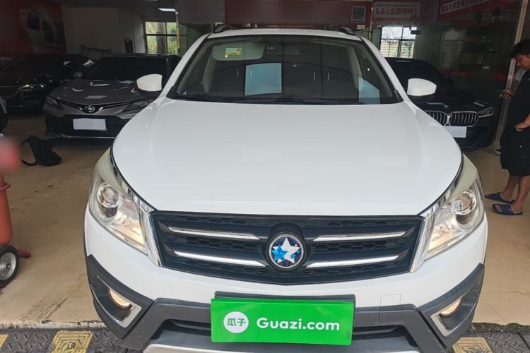 Used Venucia T70X 2015 2.0L CVT SmartFun Sport Edition Front