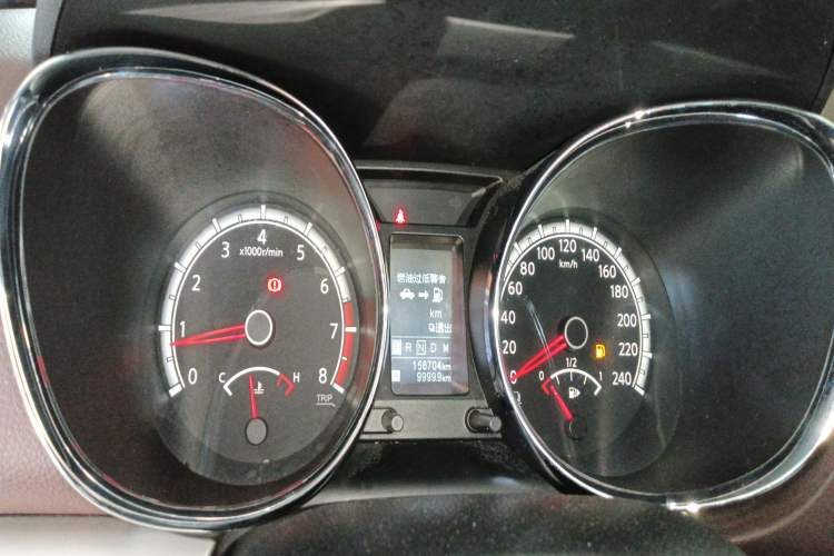 Used Venucia T70X 2015 2.0L CVT SmartFun Sport Edition Instrument Cluster