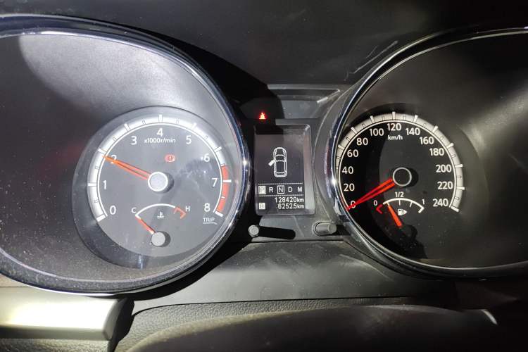 Used Venucia T70X 2015 2.0L CVT SmartFun Sport Edition Instrument Cluster