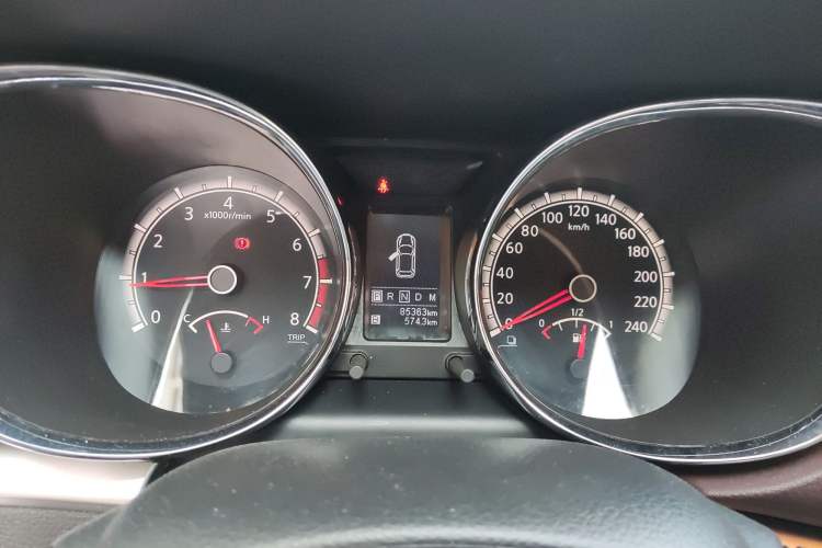 Used Venucia T70X 2015 2.0L CVT Smart Enjoyment Sport Edition Instrument Cluster