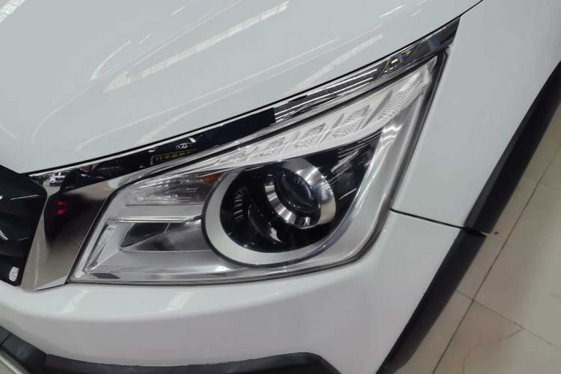 Used Venucia T70X 2015 2.0L CVT SmartFun Sport Edition Left Front Headlight