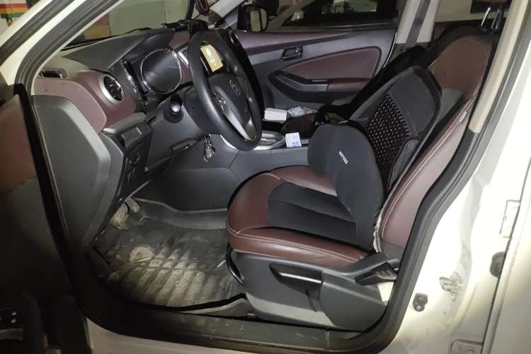 Used Venucia T70X 2015 2.0L CVT SmartFun Sport Edition Left Front Seat
