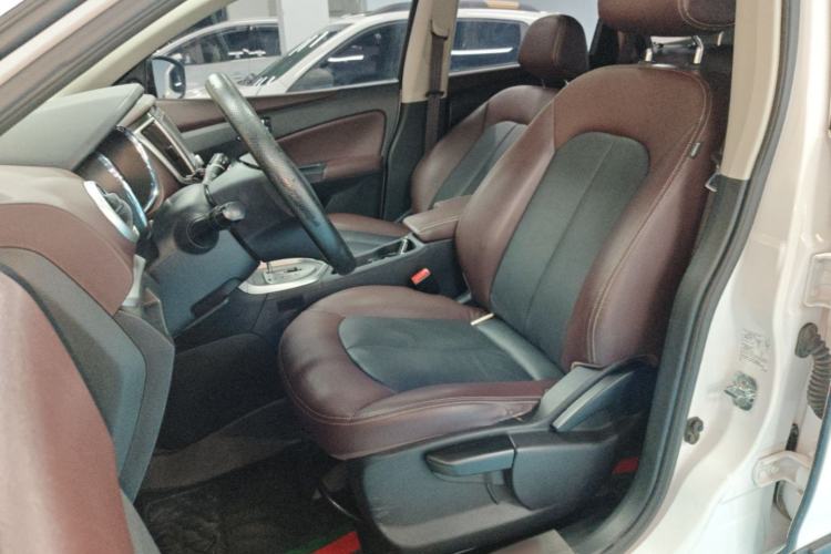 Used Venucia T70X 2015 2.0L CVT SmartFun Sport Edition Left Front Seat