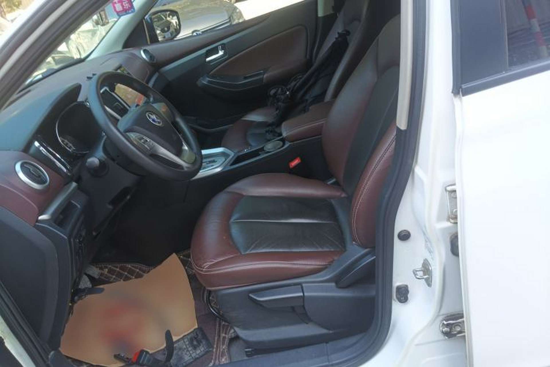 Used Venucia T70X 2015 2.0L CVT SmartFun Sport Edition Left Front Seat