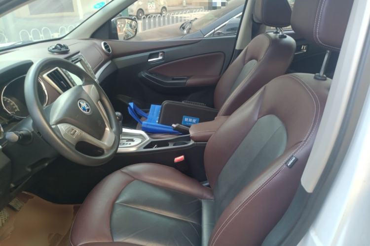 Used Venucia T70X 2015 2.0L CVT SmartFun Sport Edition Left Front Seat