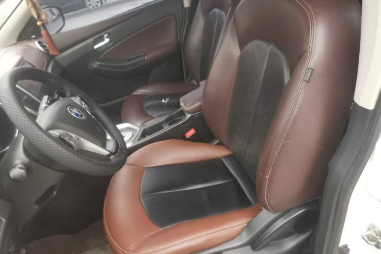 Used Venucia T70X 2015 2.0L CVT Smart Enjoyment Sport Edition Left Front Seat