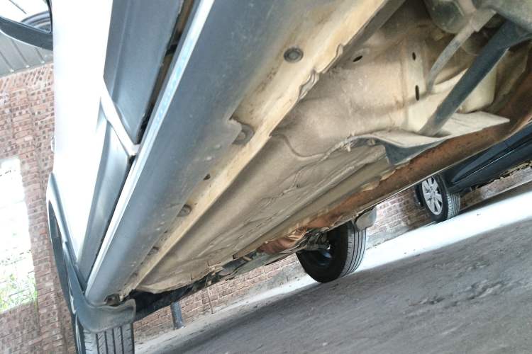 Used Venucia T70X 2015 2.0L CVT SmartFun Sport Edition Left Side Sill