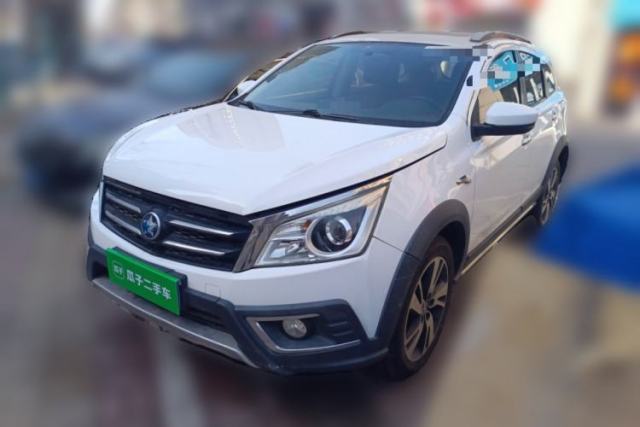 Used Venucia T70X 2015 2.0L CVT SmartFun Sport Edition