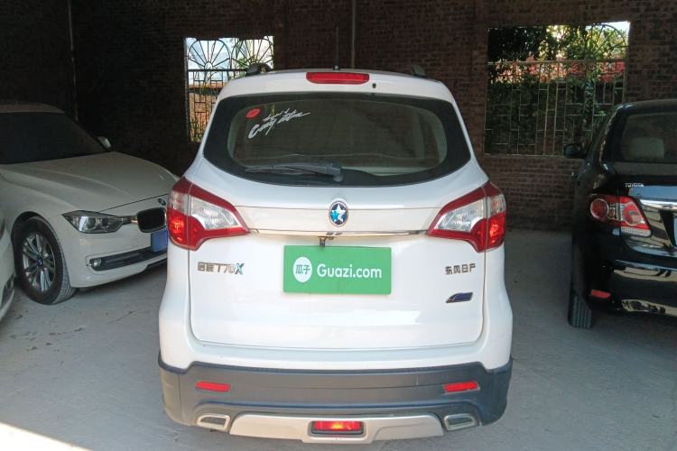 Used Venucia T70X 2015 2.0L CVT SmartFun Sport Edition Rear