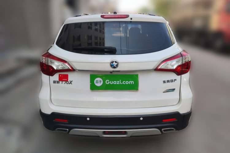 Used Venucia T70X 2015 2.0L CVT Smart Enjoyment Sport Edition Rear