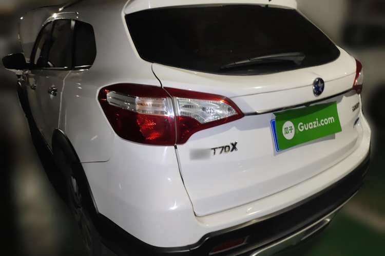 Used Venucia T70X 2015 2.0L CVT SmartFun Sport Edition Rear Left 45 Deg