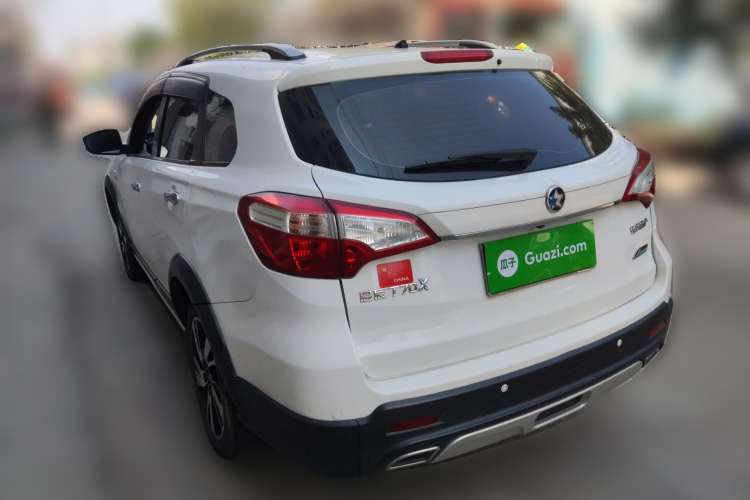 Used Venucia T70X 2015 2.0L CVT Smart Enjoyment Sport Edition Rear Left 45 Deg
