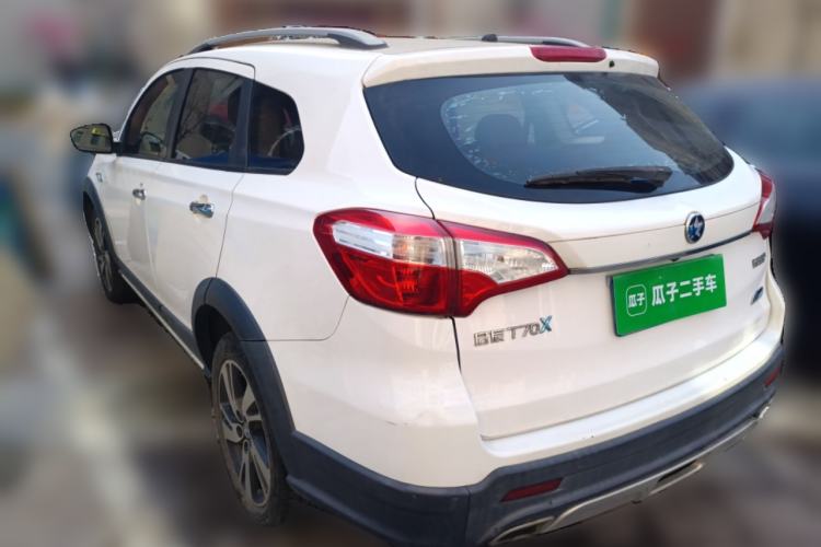 Used Venucia T70X 2015 2.0L CVT SmartFun Sport Edition Rear Left 45 Deg