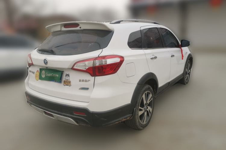 Used Venucia T70X 2015 2.0L CVT Smart Enjoyment Sport Edition Rear Right 45 Deg