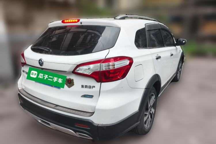 Used Venucia T70X 2015 2.0L CVT SmartFun Sport Edition Rear Right 45 Deg
