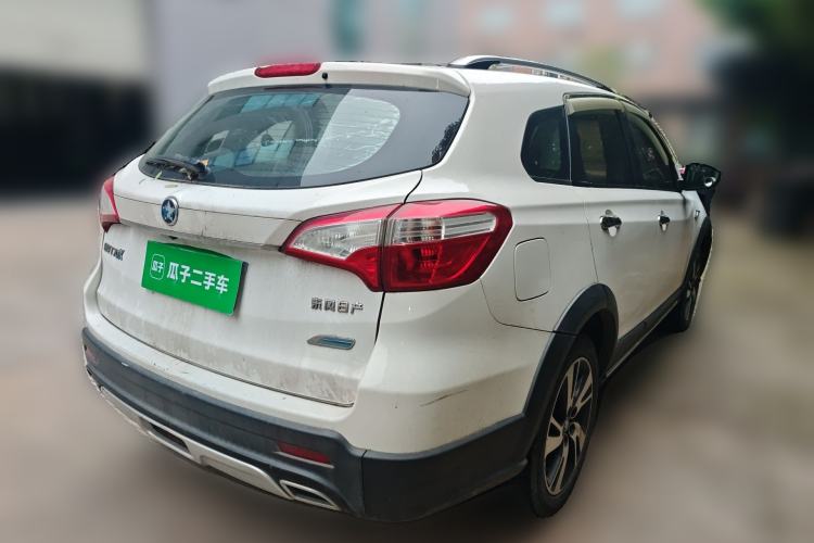 Used Venucia T70X 2015 2.0L CVT SmartFun Sport Edition Rear Right 45 Deg