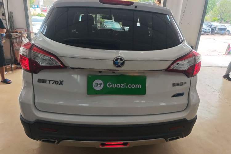 Used Venucia T70X 2015 2.0L CVT SmartFun Sport Edition Rear
